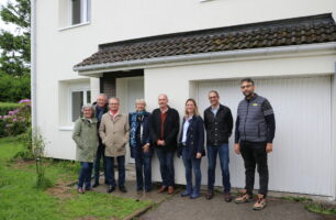 Etaient présents lors de cette visite les équipe COLAS et de LOGÉAL IMMOBILIERE, Jean-marc VASSE, Maire de Terre de Caux, Cécile Sineau Patry, Adjointe et Vice-Présidente du Département de la Seine-Maritime, Bruno Delacroix et Pascal Huby, Adjoints